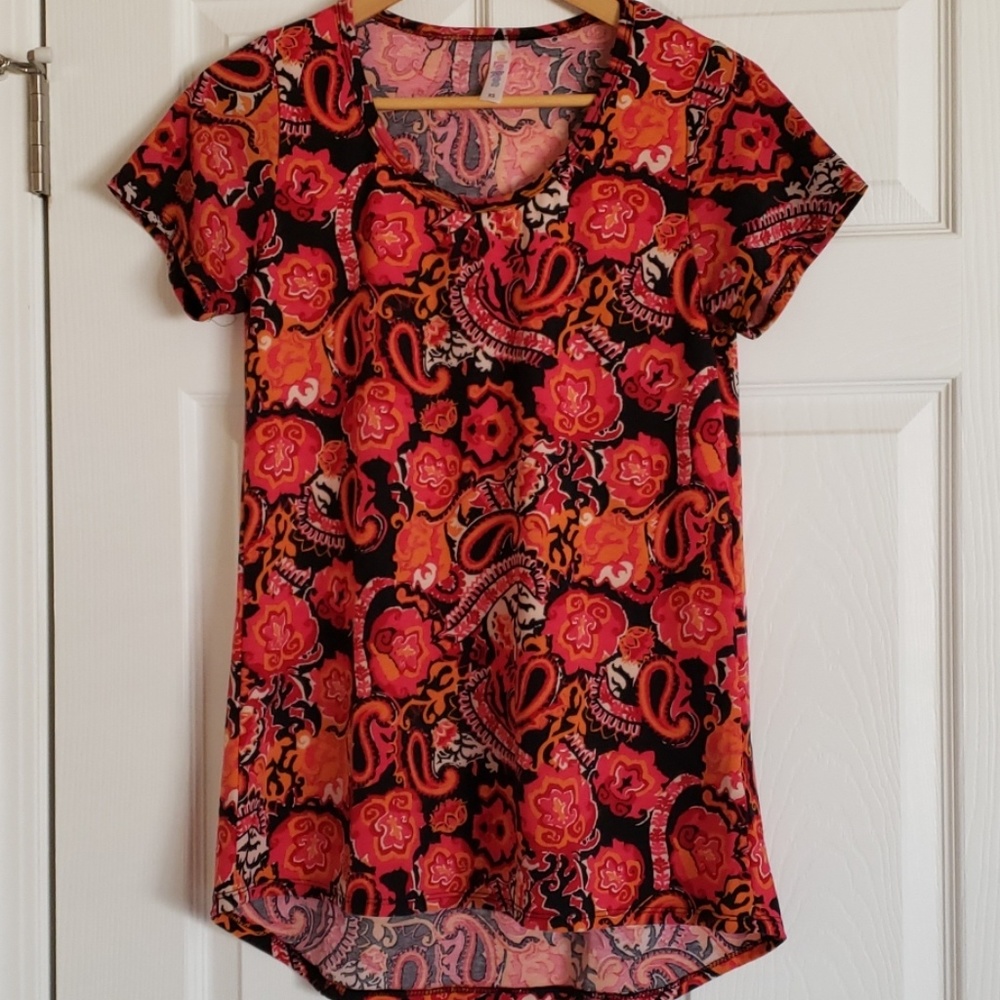 Lularoe classic tee
